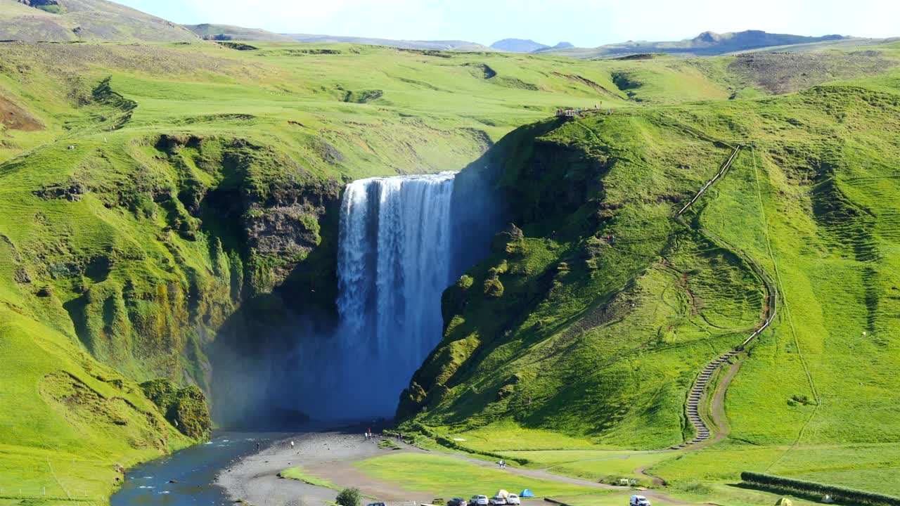 vista aérea alrededor de la zona de la cascada de skógafoss en islandia