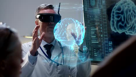el médico explica con auriculares vr