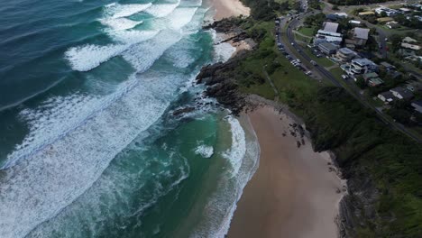 Picturesque-Protected-Beach-Of-Norries-Cove-In-Tweed-Shire,-New-South-Wales,-Australia