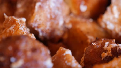 patatas asadas crujientes con tenedor