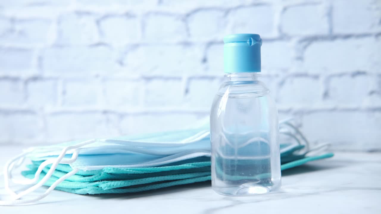 손 소독제 및 보호용 얼굴 마스크