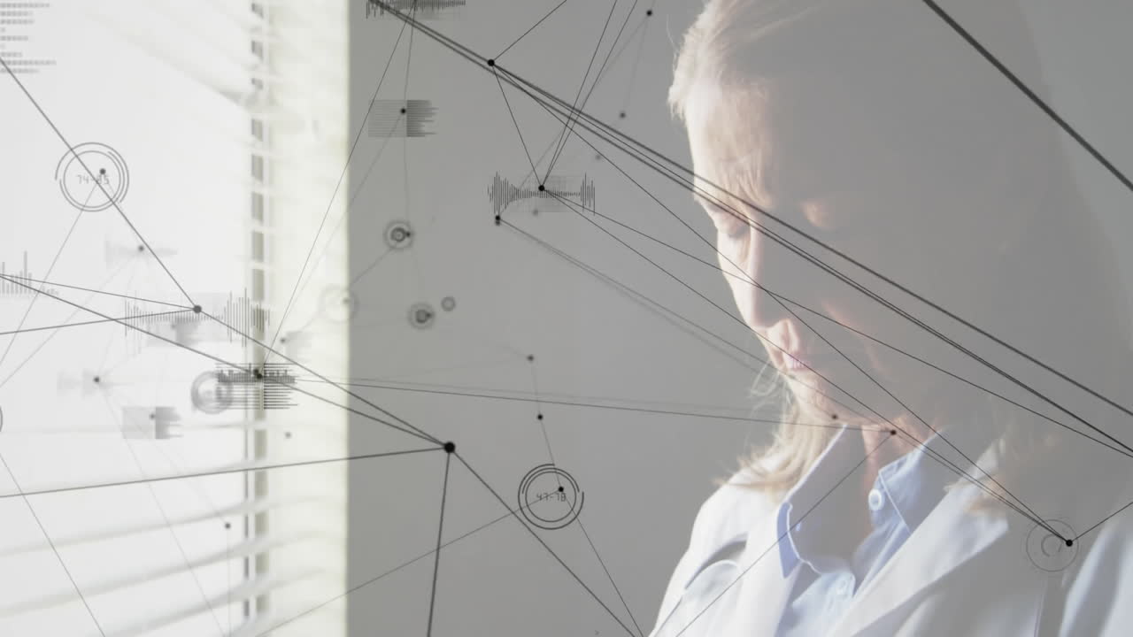 conexiones de red y procesamiento de datos animación sobre mujer mirando por la ventana