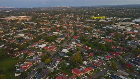 Drone-De-Casas-Y-Horizonte-En-Sydney,-Australia-1