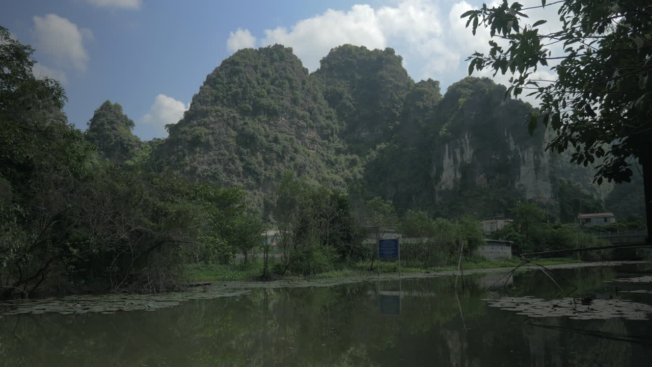 물과 섬이 있는 장면 베트남