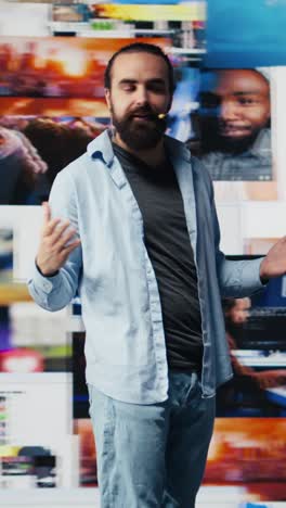 vertical video relaxed public speaker connects with the audience during a convention event
