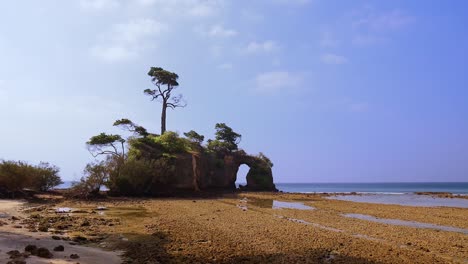 Lakshmanpur-Beach-No-2-Y-El-Famoso-Puente-De-Coral-Natural-Durante-La-Marea-Baja-En-La-Isla-Neil,-Islas-Andaman-Y-Nicobar,-India