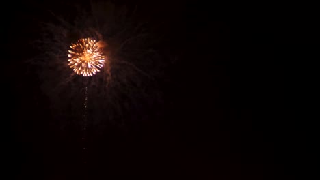 Fuegos-Artificiales-Del-Cuatro-De-Julio-En-El-Día-De-La-Independencia-1-De-7