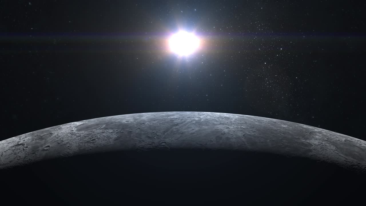 Luna. Una piccola parte della luna è illuminata dal sole. Vista dallo spazio. La luna ruota lentamente. Le stelle scintillano. 4K. Il sole è nell'inquadratura.