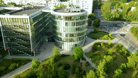 Glass-Exterior-Of-Software-Company-At-PPNT-Budynek-III-In-Gdynia,-Poland