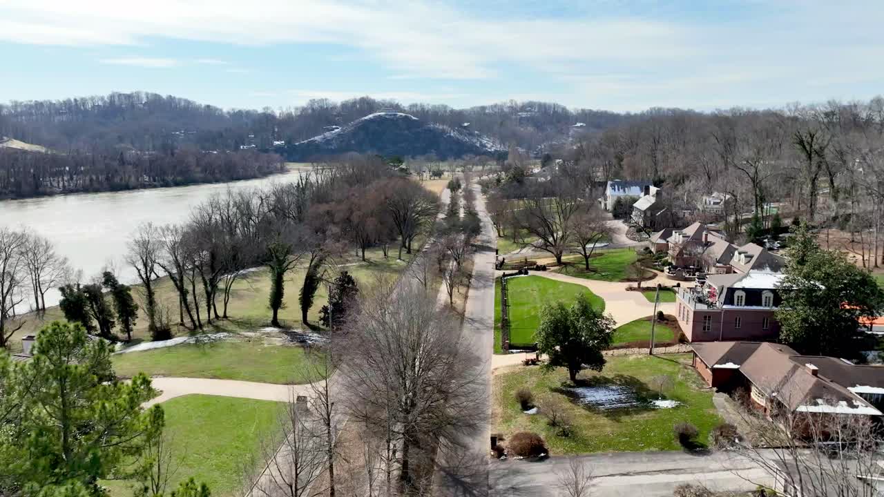 sequoyah hills subdivision in knoxville tennessee aerial push in