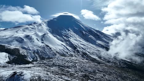 volcán osorno en puerto varas en los lagos chile