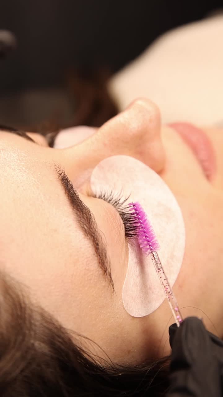 Eyelash Extensions Application