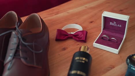 accessories for the groom for the wedding