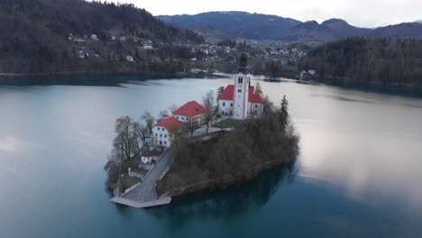 El-Lago-Y-La-Isla-Eslovenos-Más-Famosos-Bled