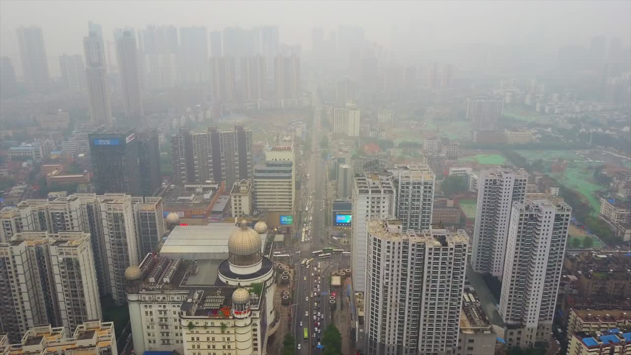 hora del día paisaje de la ciudad de wuhan tráfico carretera vista panorámica aérea 4k china