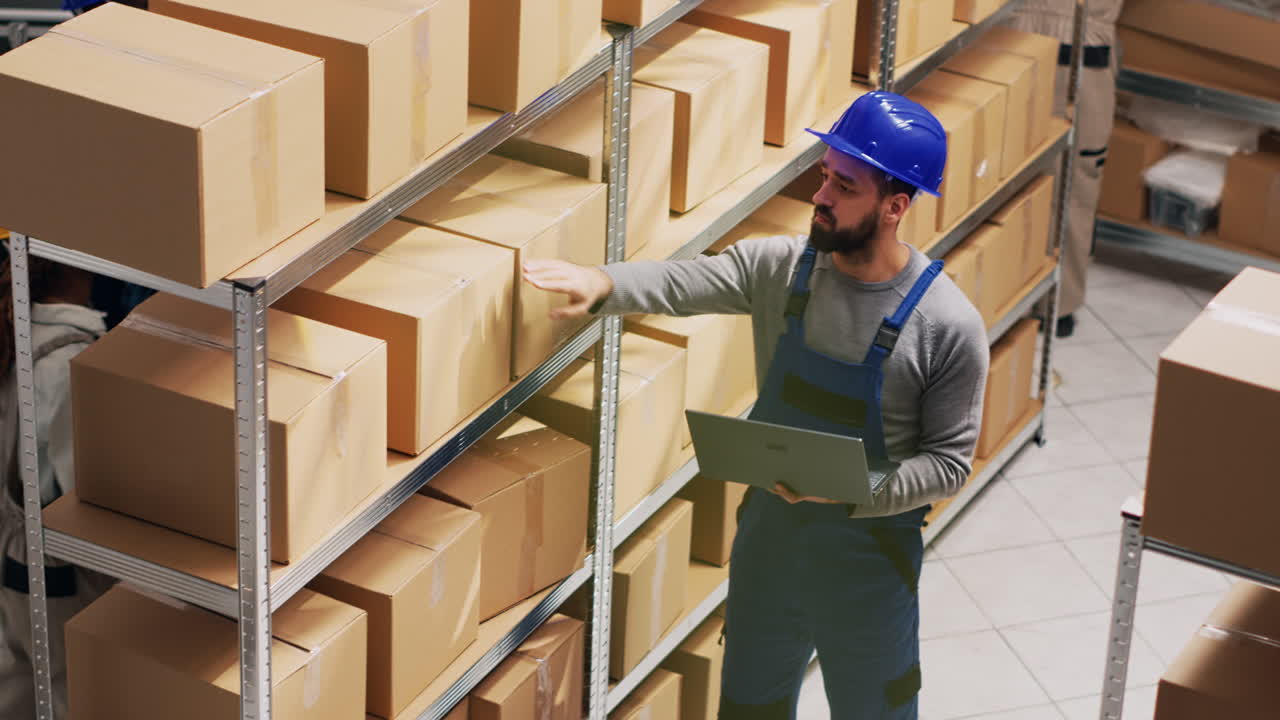 comprobación del inventario del almacén