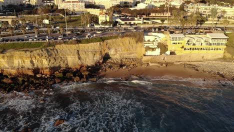 Blick-Auf-Die-Küste-Vom-Meer-In-Cascais