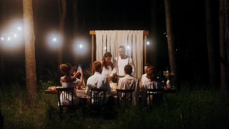 recepción de bodas en el bosque