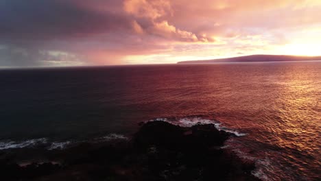 beautiful colourful sunset from the beach of maui, hawaii