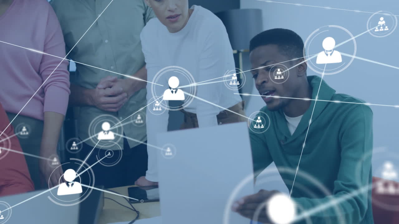 사무실에서 다양한 비즈니스 사람들 위의 사람 아이콘과의 연결 네트워크의 애니메이션