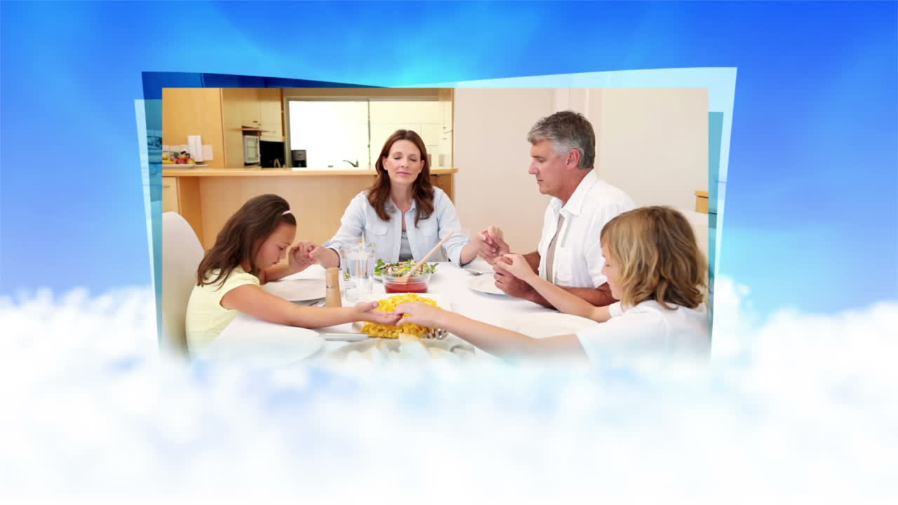 구름 위 에서 기도 하는 가족 의 비디오