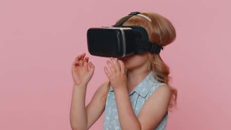 Kind,-Mädchen,-Kind,-Das-Virtual-Reality-VR-App-Headset-Verwendet,-Um-Simulation-Eines-3D-Videospiels-Zu-Spielen-Und-Videos-Anzusehen