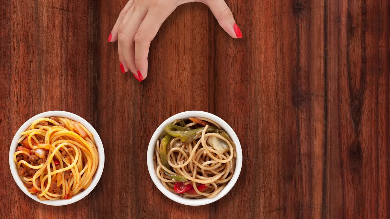 Offerta di piatti di spaghetti.