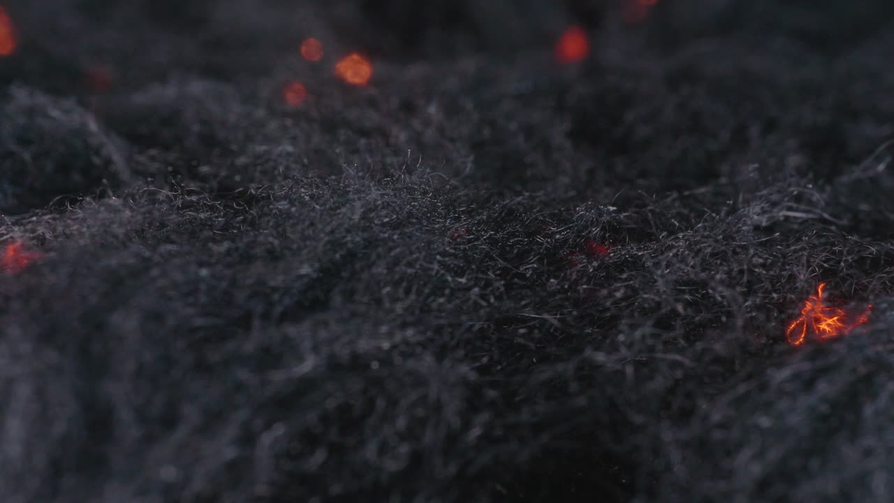 cerca de lana de acero en llamas