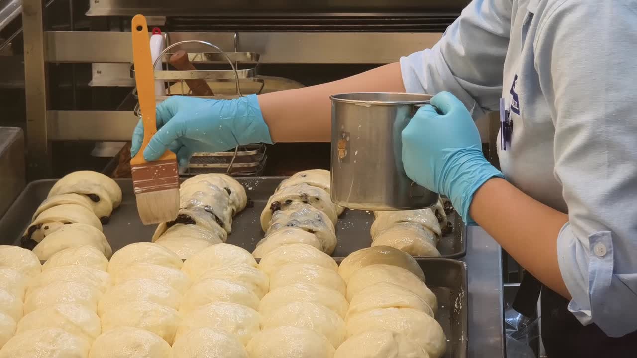 Baking process of buns in a commercial kitchen