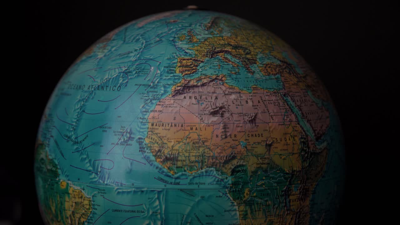 señalando a portugal y mauritania en un mapa