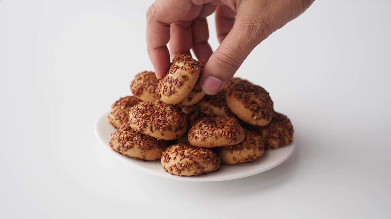 수지 쿠키를 손으로 뽑는 것