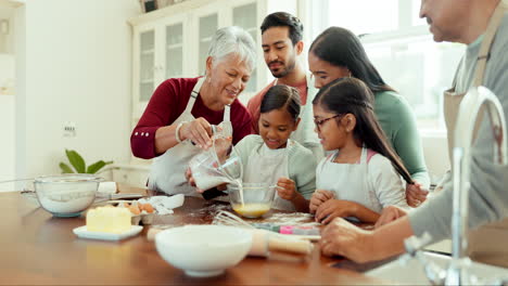 Niños,-Aprendizaje-Y-Gran-Familia-Cocinando-Juntos