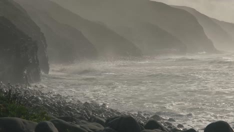 Luz-Sobre-El-Océano-Atlántico-En-Las-Costas-Del-Sur-De-Portugal.