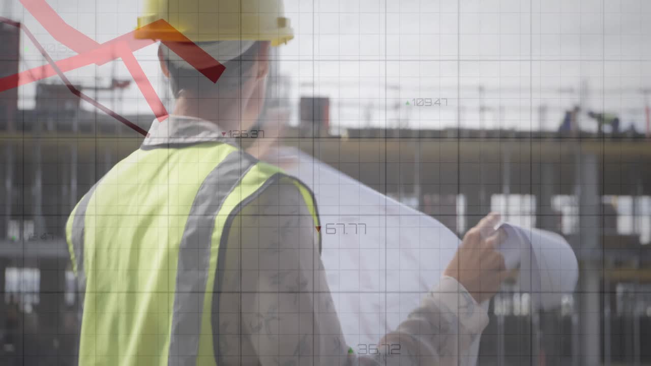 gráficos rojos datos en movimiento contra arquitecto masculino con planos hablando en el sitio de construcción