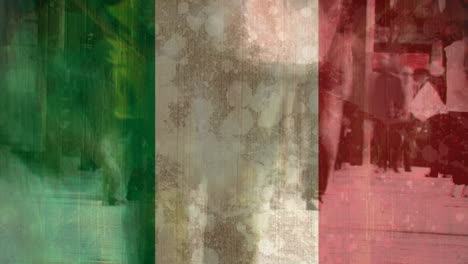 bandera italiana y video de la multitud
