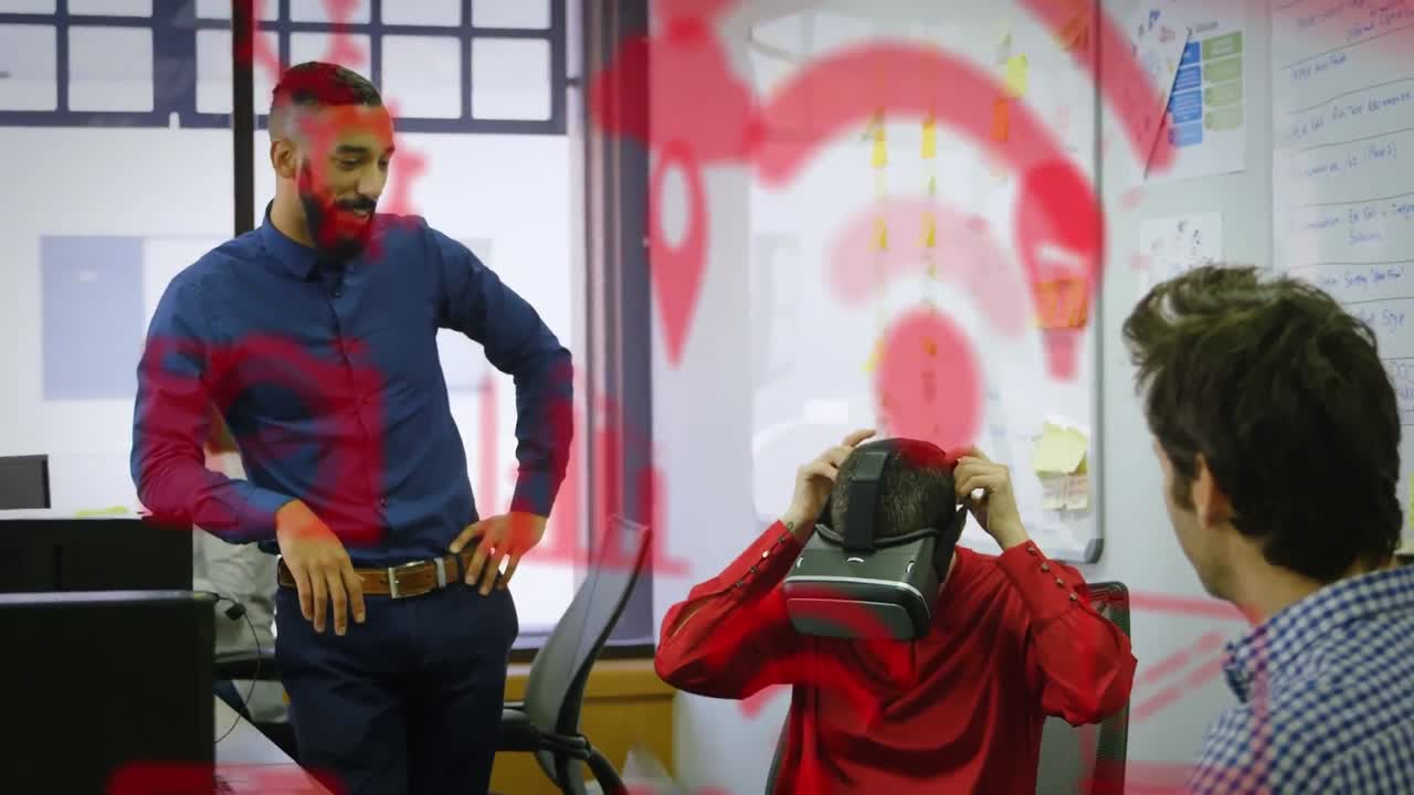 animación de iconos de las redes sociales sobre una mujer de raza mixta con auriculares vr