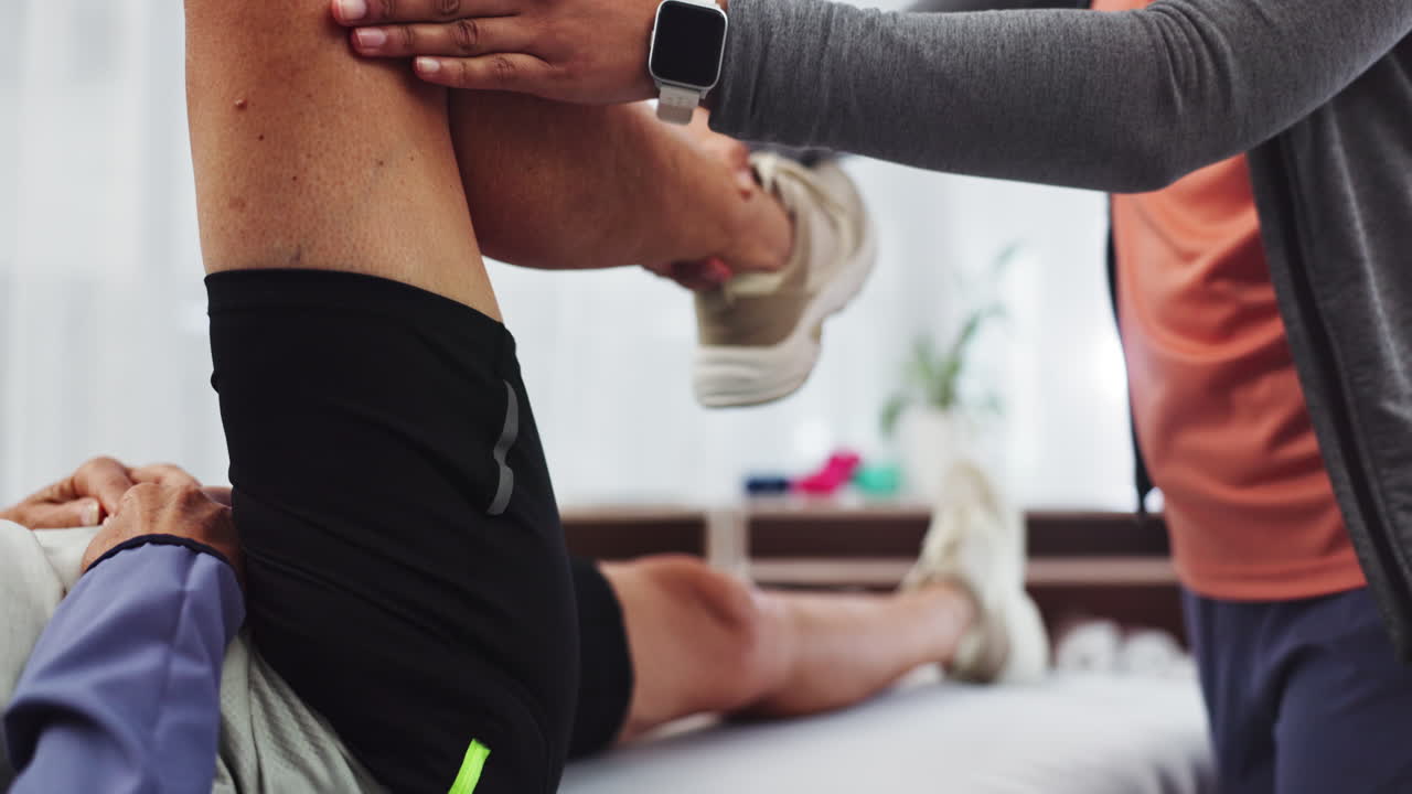 manos, estiramiento de las piernas o fisioterapia