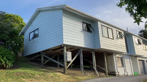 New-Zealand-household-on-a-summer-day-outdoor