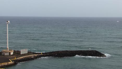 Exiting-the-Honolulu-harbor,-port-side-view