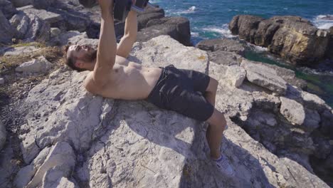 hacer deportes al aire libre.