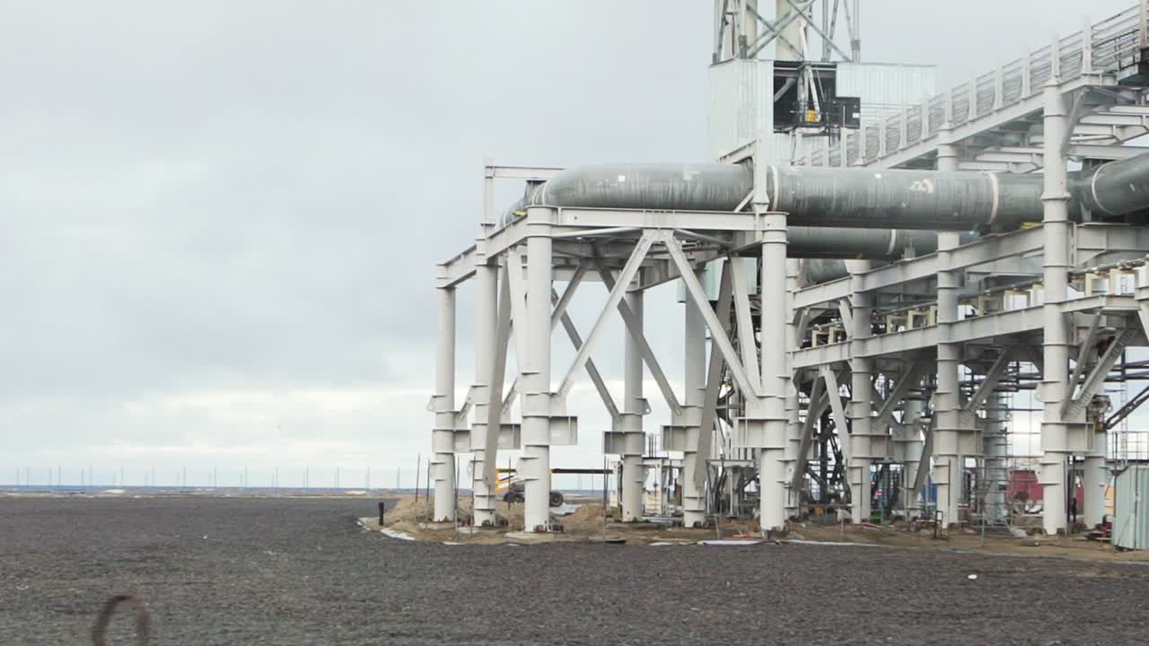 건설 중인 산업 시설