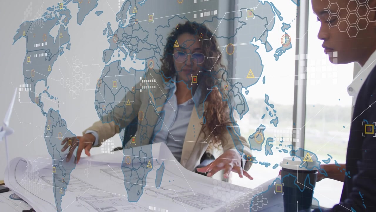 Animação de mapa-múndi e ícones sobre diversos colegas de trabalho em um escritório