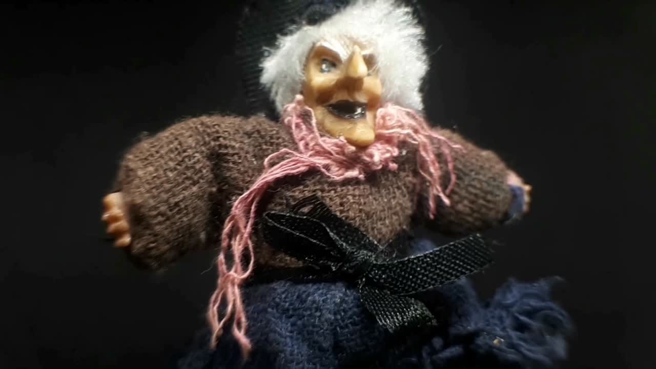 늙은 마녀의 끔찍한 얼굴