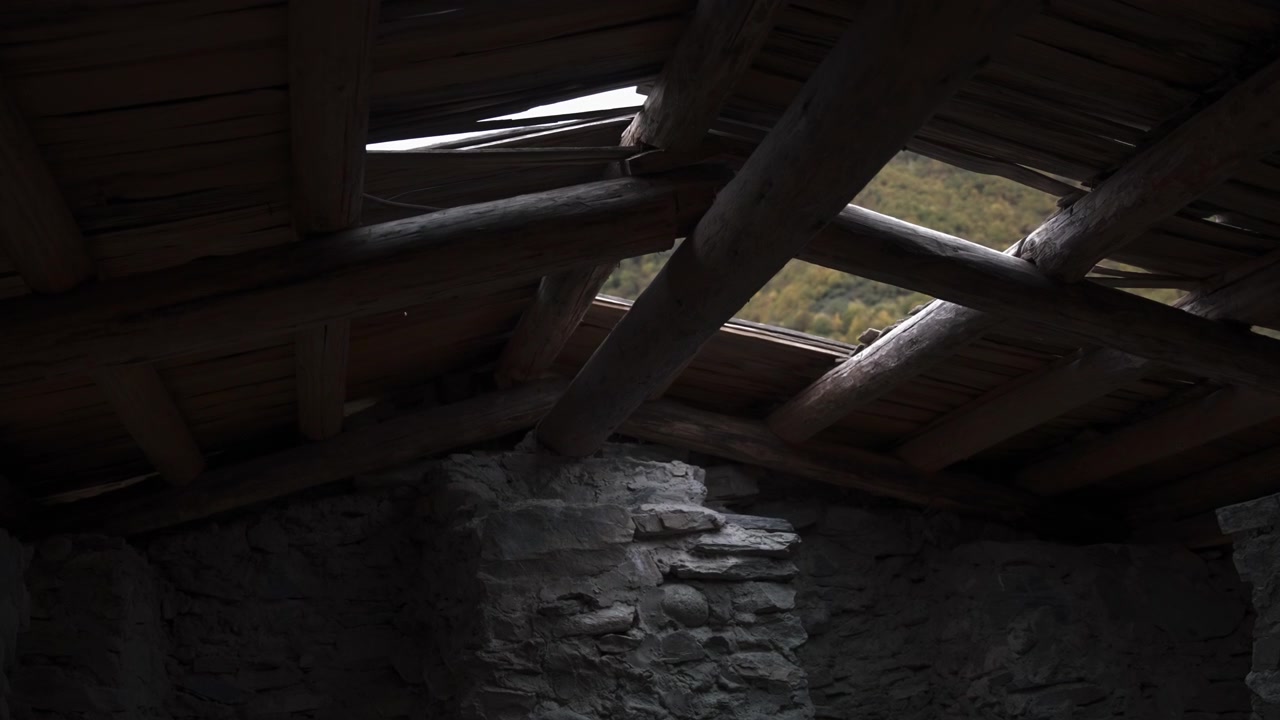 All'interno del tetto di una Torre Svan