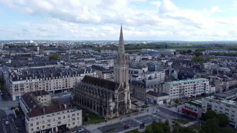 Iglesia-De-Saint-pierre-En-La-órbita-Aérea-De-La-Ciudad-De-Caen