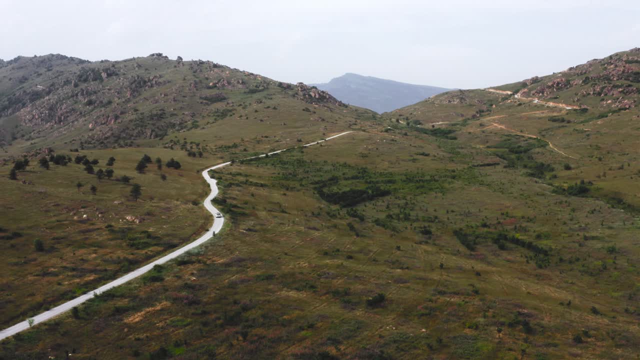 차량 위에서 추적하는 드론