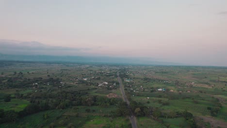 Viaje-Por-Carretera-En-La-Carretera-Moshi-arusha-En-El-Este-De-Arica