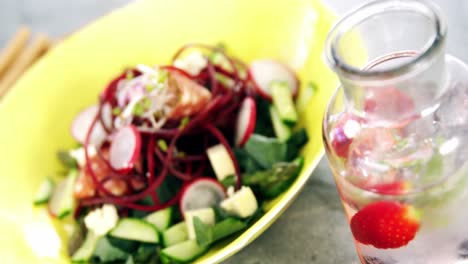 ensalada en plato