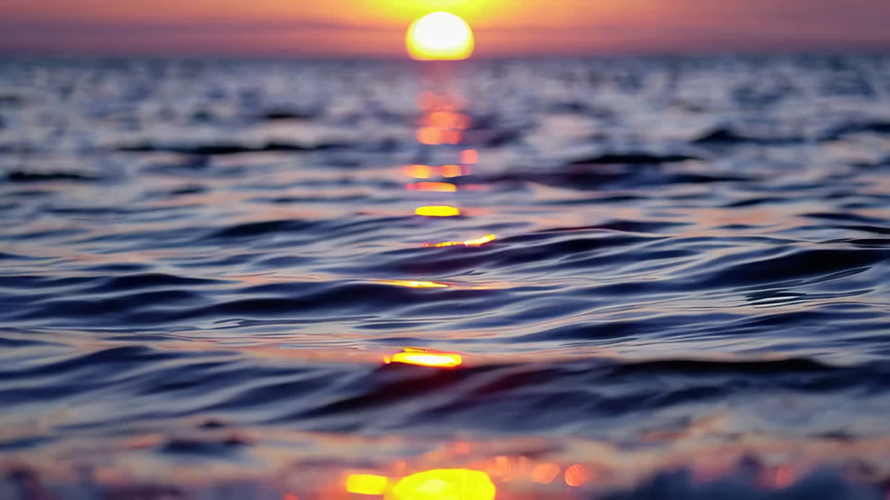 puesta de sol sobre el océano