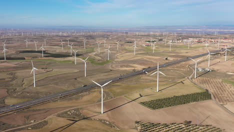 Windkraftanlagen-Endlose-Felder-Grünes-Kraftwerk-Spanien-Saragossa